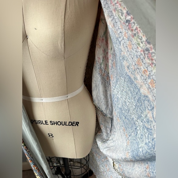 bl-nk Loviana Kimono Anthropologie - Picture 8 of 10